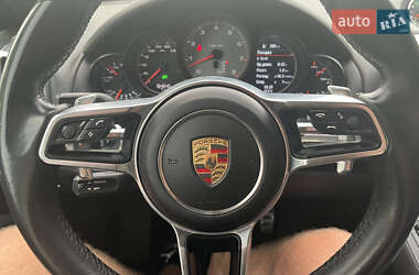 Позашляховик / Кросовер Porsche Cayenne 2015 в 