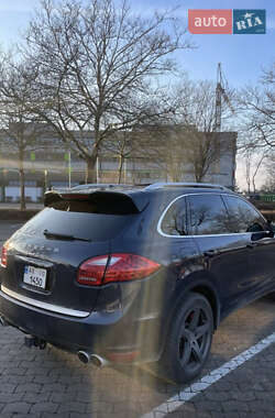 Позашляховик / Кросовер Porsche Cayenne 2010 в 