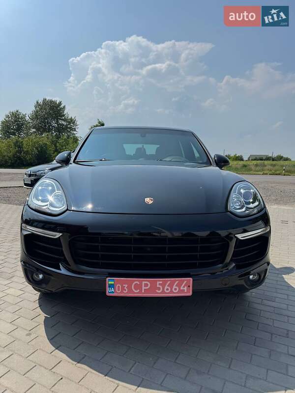 Внедорожник / Кроссовер Porsche Cayenne 2015 в Горохове