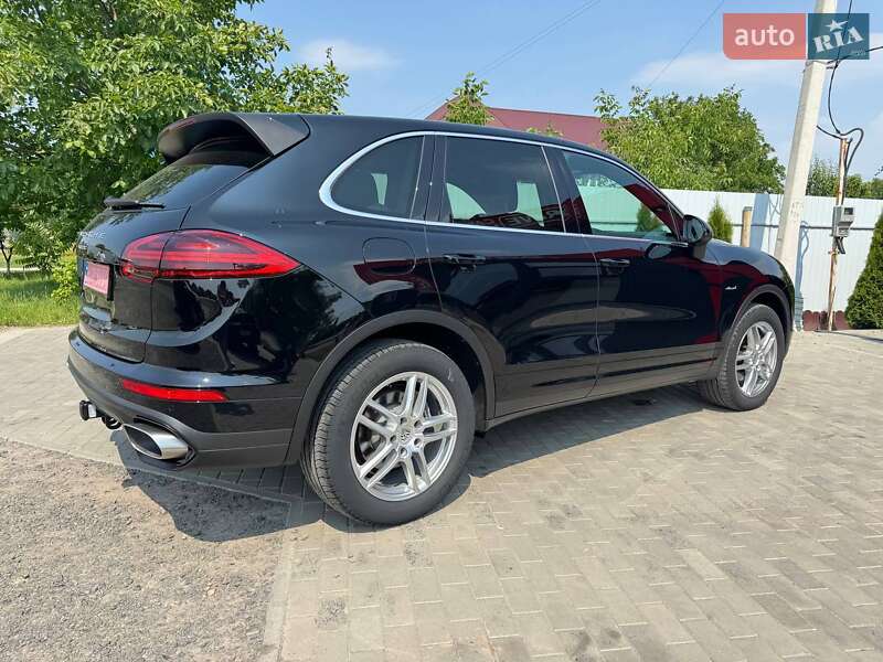 Внедорожник / Кроссовер Porsche Cayenne 2015 в Горохове