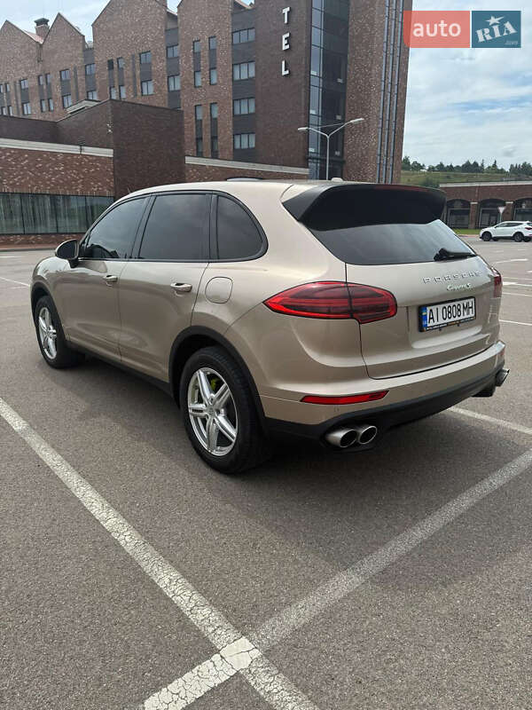Позашляховик / Кросовер Porsche Cayenne 2016 в Києві
