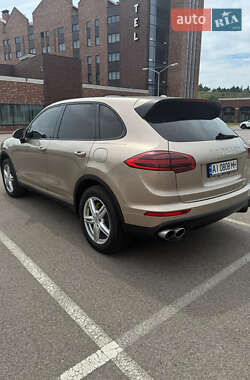 Позашляховик / Кросовер Porsche Cayenne 2016 в 