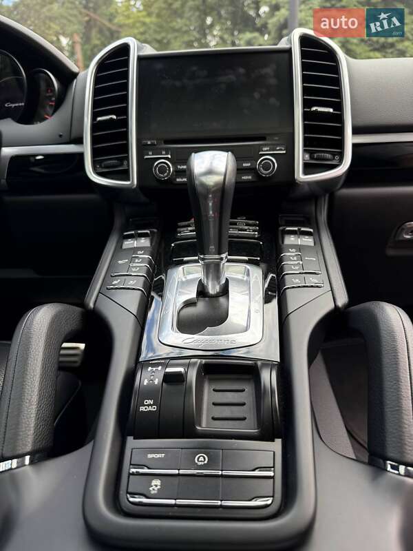 Внедорожник / Кроссовер Porsche Cayenne 2017 в Киеве