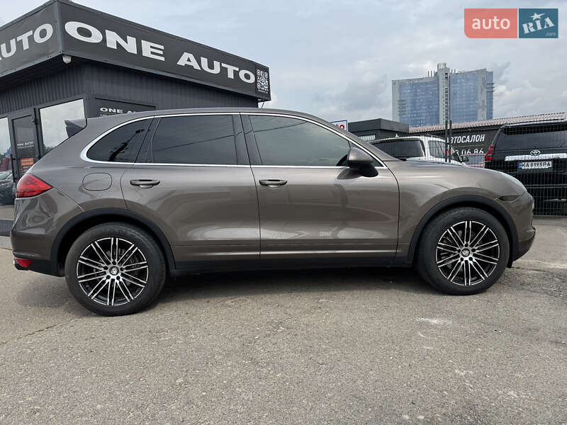 Позашляховик / Кросовер Porsche Cayenne 2012 в Києві