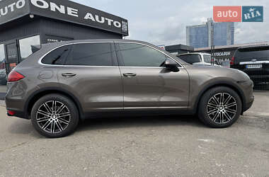 Позашляховик / Кросовер Porsche Cayenne 2012 в 