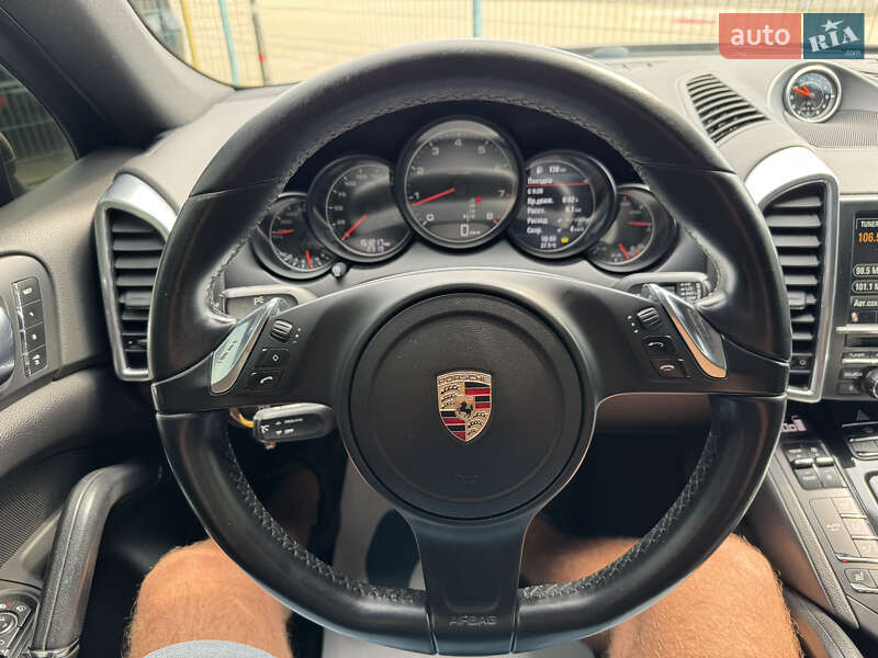 Позашляховик / Кросовер Porsche Cayenne 2012 в Києві