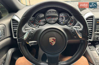 Позашляховик / Кросовер Porsche Cayenne 2012 в 