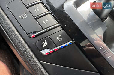 Позашляховик / Кросовер Porsche Cayenne 2012 в 