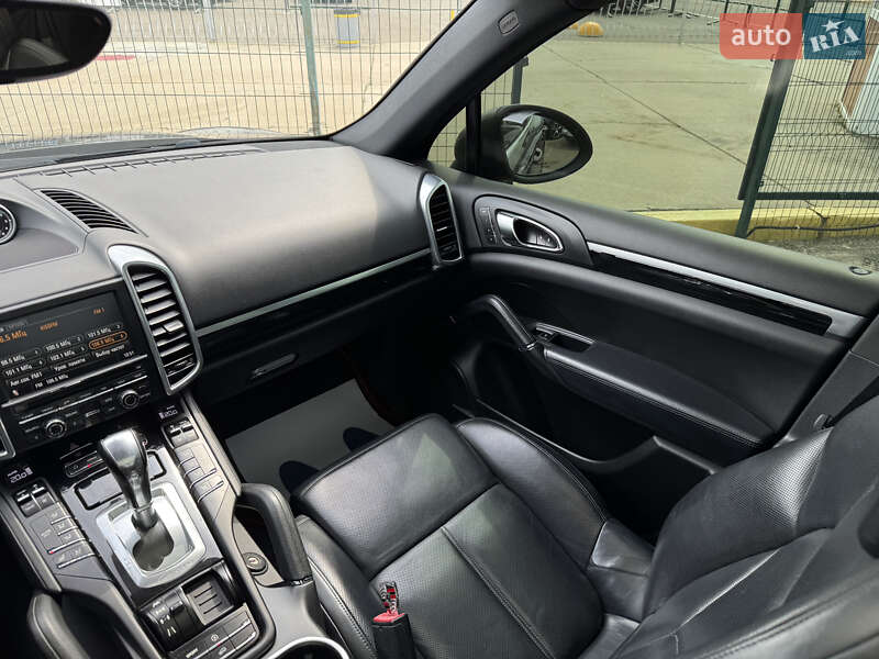 Позашляховик / Кросовер Porsche Cayenne 2012 в Києві