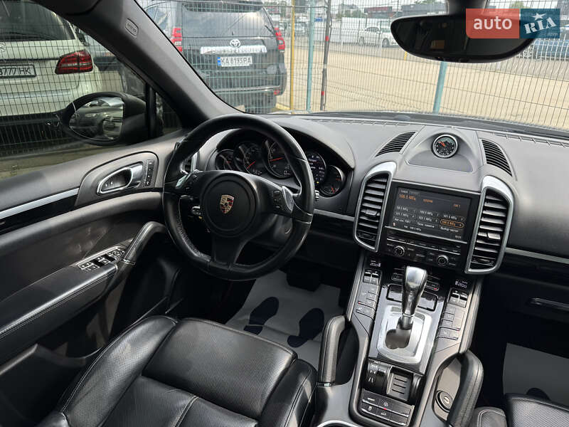 Позашляховик / Кросовер Porsche Cayenne 2012 в Києві