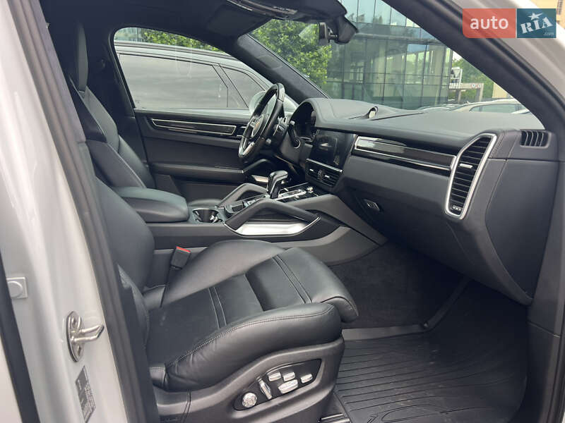 Позашляховик / Кросовер Porsche Cayenne 2019 в Києві