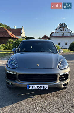 Внедорожник / Кроссовер Porsche Cayenne 2015 в Черкассах