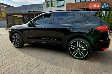 Позашляховик / Кросовер Porsche Cayenne 2013 в 