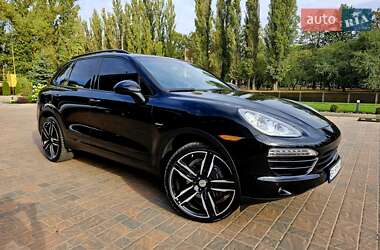Позашляховик / Кросовер Porsche Cayenne 2013 в 