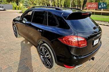 Позашляховик / Кросовер Porsche Cayenne 2013 в 