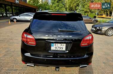 Позашляховик / Кросовер Porsche Cayenne 2013 в 