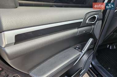 Позашляховик / Кросовер Porsche Cayenne 2013 в 