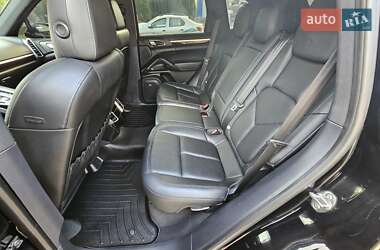 Позашляховик / Кросовер Porsche Cayenne 2013 в 