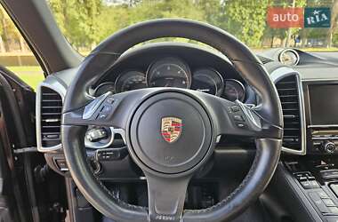Позашляховик / Кросовер Porsche Cayenne 2013 в 