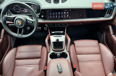 Внедорожник / Кроссовер Porsche Cayenne 2024 в 