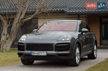 Позашляховик / Кросовер Porsche Cayenne 2021 в 