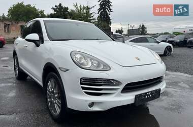 Внедорожник / Кроссовер Porsche Cayenne 2014 в 