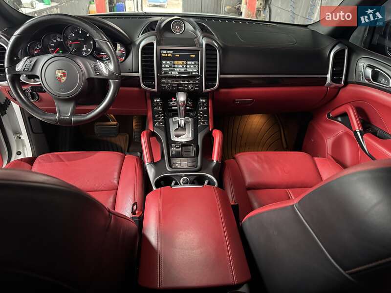 Внедорожник / Кроссовер Porsche Cayenne 2014 в Тернополе