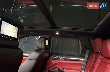 Внедорожник / Кроссовер Porsche Cayenne 2014 в 