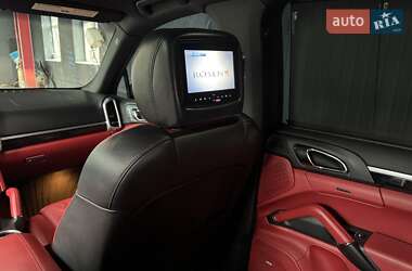 Внедорожник / Кроссовер Porsche Cayenne 2014 в 