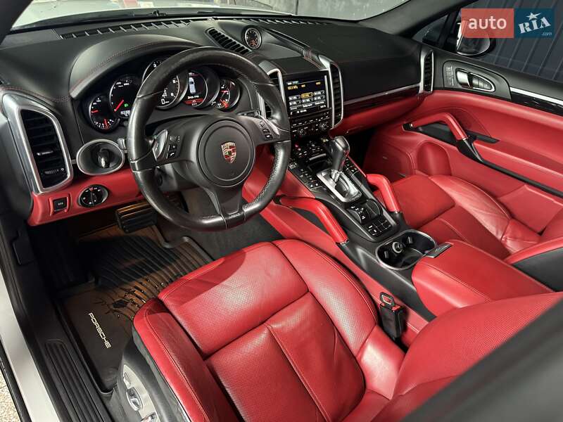 Внедорожник / Кроссовер Porsche Cayenne 2014 в Тернополе