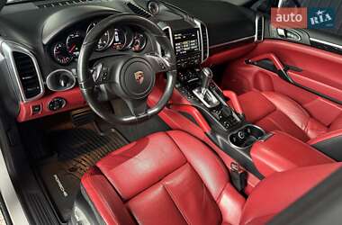 Внедорожник / Кроссовер Porsche Cayenne 2014 в 