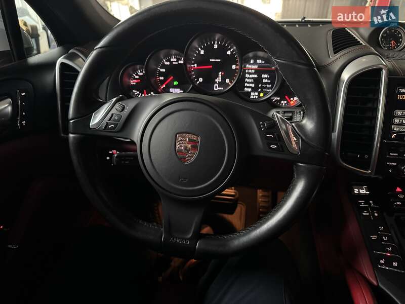 Внедорожник / Кроссовер Porsche Cayenne 2014 в Тернополе