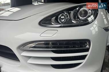 Внедорожник / Кроссовер Porsche Cayenne 2014 в 
