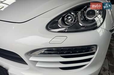 Внедорожник / Кроссовер Porsche Cayenne 2014 в 