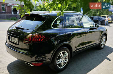 Позашляховик / Кросовер Porsche Cayenne 2011 в 