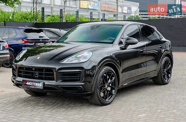 Внедорожник / Кроссовер Porsche Cayenne 2023 в 