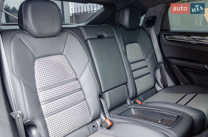 Внедорожник / Кроссовер Porsche Cayenne 2023 в Киеве