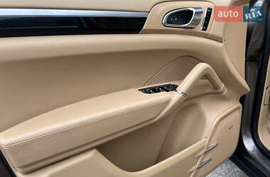 Внедорожник / Кроссовер Porsche Cayenne 2012 в 
