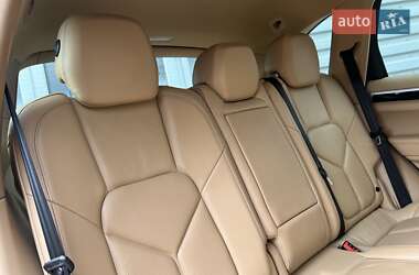 Внедорожник / Кроссовер Porsche Cayenne 2012 в 
