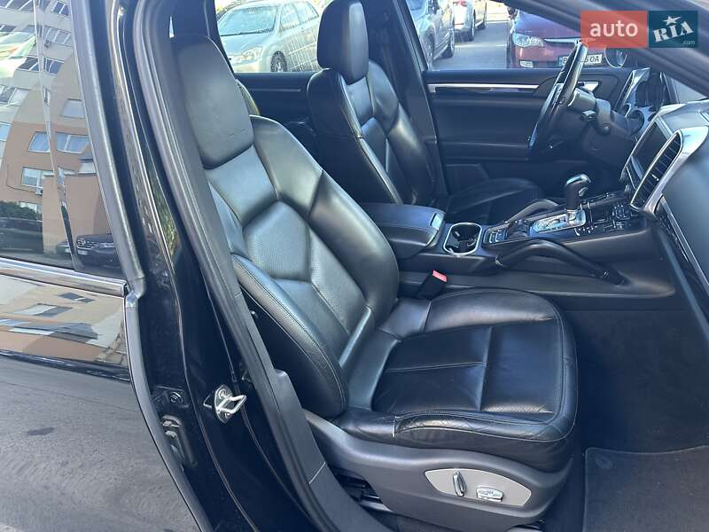 Внедорожник / Кроссовер Porsche Cayenne 2010 в Одессе