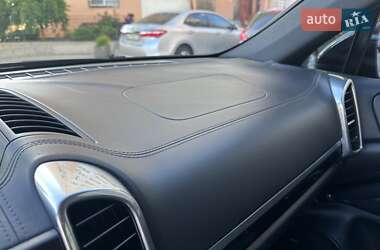 Внедорожник / Кроссовер Porsche Cayenne 2010 в 