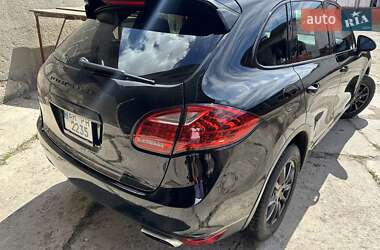 Внедорожник / Кроссовер Porsche Cayenne 2010 в 