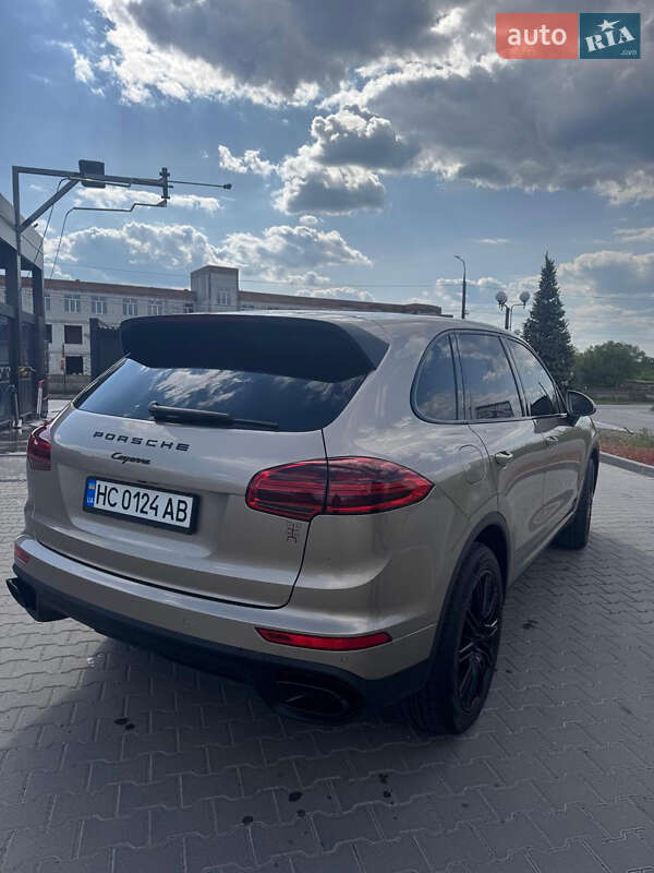 Внедорожник / Кроссовер Porsche Cayenne 2015 в Виннице