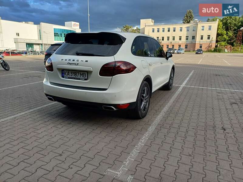 Внедорожник / Кроссовер Porsche Cayenne 2011 в Чернигове
