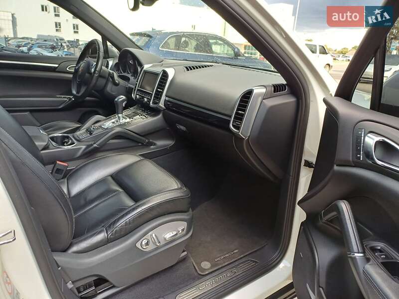 Внедорожник / Кроссовер Porsche Cayenne 2011 в Чернигове