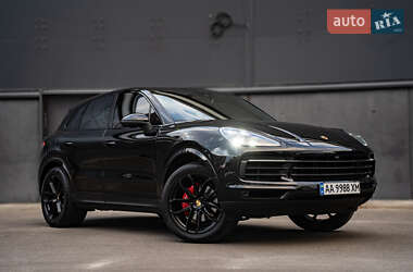 Внедорожник / Кроссовер Porsche Cayenne 2019 в 