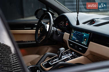 Внедорожник / Кроссовер Porsche Cayenne 2019 в 