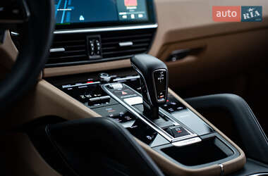 Внедорожник / Кроссовер Porsche Cayenne 2019 в 