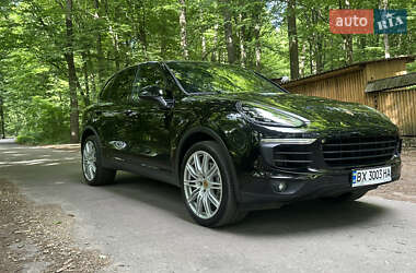 Позашляховик / Кросовер Porsche Cayenne 2017 в 