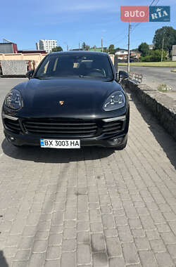 Позашляховик / Кросовер Porsche Cayenne 2017 в 